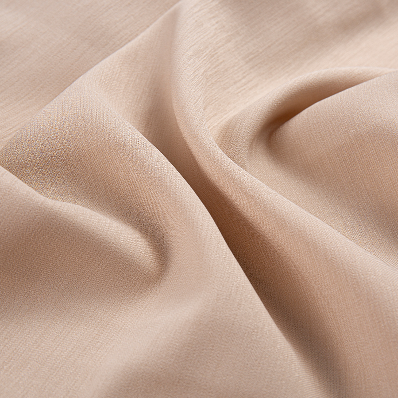 DS586 ผ้าโพลีเอสเตอร์สีชมพูอ่อน Doris 3/1 twill เรียบลื่นและระบายอากาศได้ดี